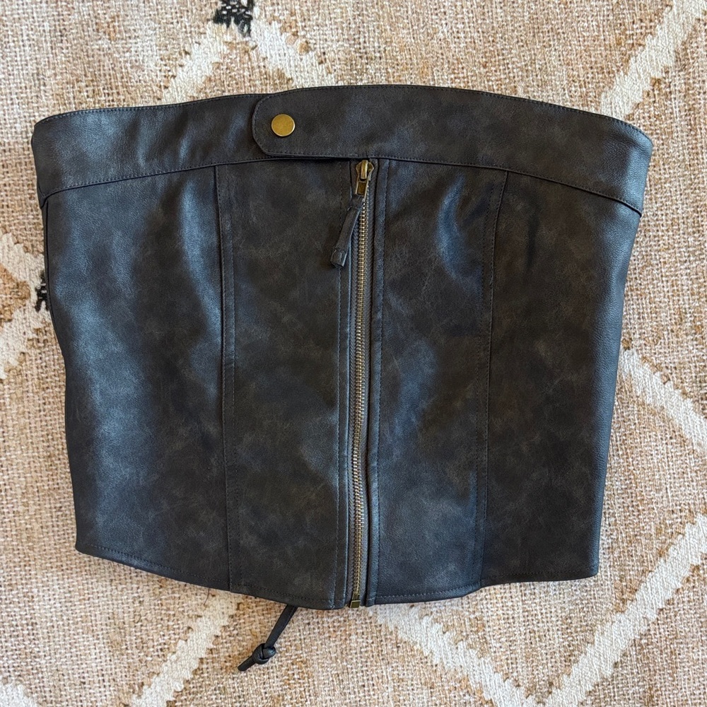 Edikted Ziva Faux Leather Lace Up Corset. Size large